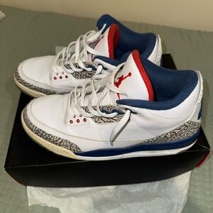 Air Jordan 3 Retro True Blue Red white OG sneakers. Men’s size 13.  GUC